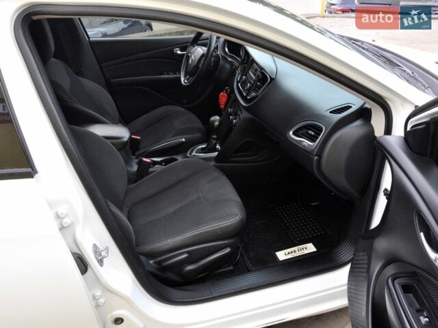 Білий Додж Дарт, об'ємом двигуна 2.4 л та пробігом 207 тис. км за 6999 $, фото 26 на Automoto.ua