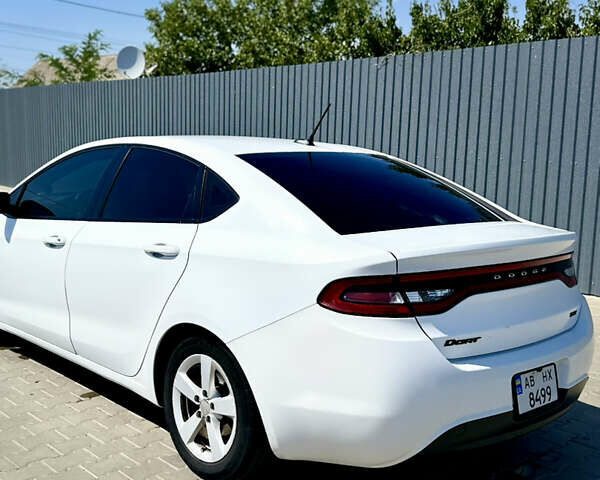 Белый Додж Дарт, объемом двигателя 2.4 л и пробегом 280 тыс. км за 7700 $, фото 2 на Automoto.ua