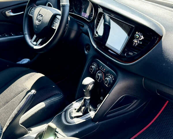 Белый Додж Дарт, объемом двигателя 2.4 л и пробегом 280 тыс. км за 7700 $, фото 12 на Automoto.ua