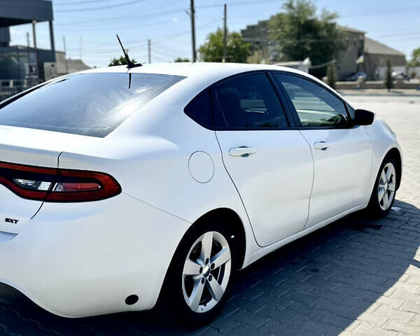 Белый Додж Дарт, объемом двигателя 2.4 л и пробегом 280 тыс. км за 7700 $, фото 4 на Automoto.ua