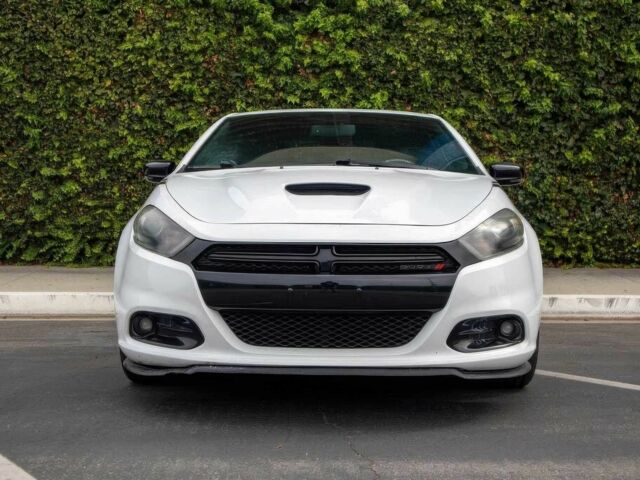 Белый Додж Дарт, объемом двигателя 2.4 л и пробегом 74 тыс. км за 6300 $, фото 1 на Automoto.ua