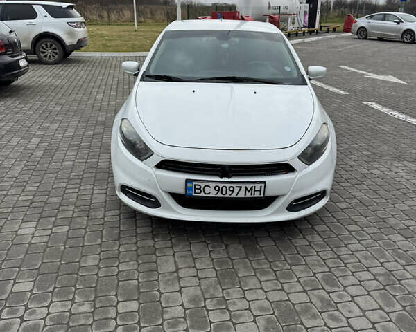 Белый Додж Дарт, объемом двигателя 2.4 л и пробегом 206 тыс. км за 9800 $, фото 2 на Automoto.ua