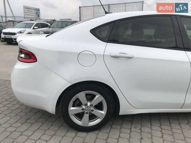 Белый Додж Дарт, объемом двигателя 2.4 л и пробегом 200 тыс. км за 8700 $, фото 10 на Automoto.ua