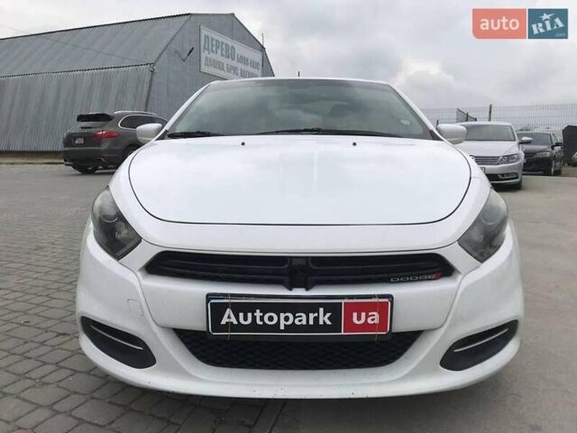 Белый Додж Дарт, объемом двигателя 2.4 л и пробегом 200 тыс. км за 8700 $, фото 1 на Automoto.ua