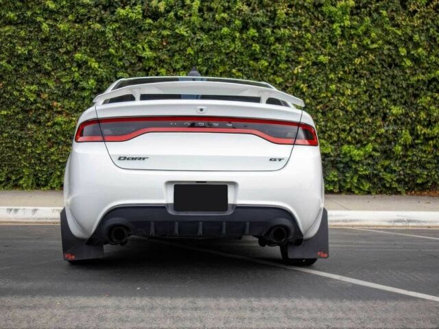 Белый Додж Дарт, объемом двигателя 2.4 л и пробегом 74 тыс. км за 6300 $, фото 4 на Automoto.ua