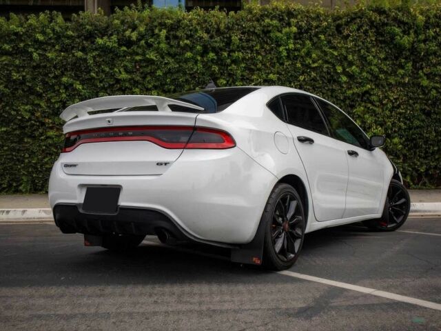 Белый Додж Дарт, объемом двигателя 2.4 л и пробегом 74 тыс. км за 6300 $, фото 5 на Automoto.ua