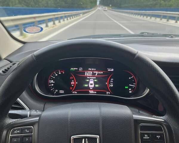 Білий Додж Дарт, об'ємом двигуна 2.4 л та пробігом 204 тис. км за 8800 $, фото 12 на Automoto.ua