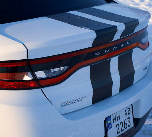 Білий Додж Дарт, об'ємом двигуна 2.36 л та пробігом 149 тис. км за 8200 $, фото 3 на Automoto.ua