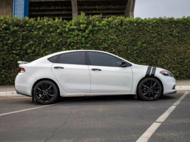 Белый Додж Дарт, объемом двигателя 2.4 л и пробегом 74 тыс. км за 6300 $, фото 6 на Automoto.ua