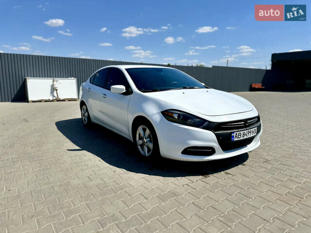 Белый Додж Дарт, объемом двигателя 2.36 л и пробегом 278 тыс. км за 8500 $, фото 6 на Automoto.ua