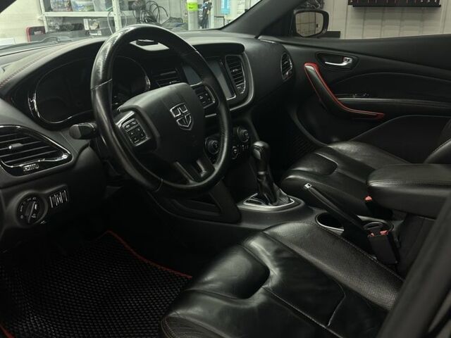 Чорний Додж Дарт, об'ємом двигуна 2.4 л та пробігом 164 тис. км за 8900 $, фото 3 на Automoto.ua