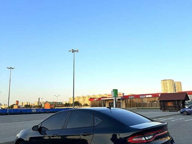 Черный Додж Дарт, объемом двигателя 2 л и пробегом 196 тыс. км за 7400 $, фото 6 на Automoto.ua