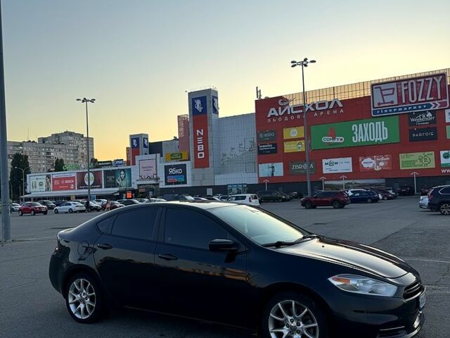 Черный Додж Дарт, объемом двигателя 2 л и пробегом 196 тыс. км за 7400 $, фото 3 на Automoto.ua