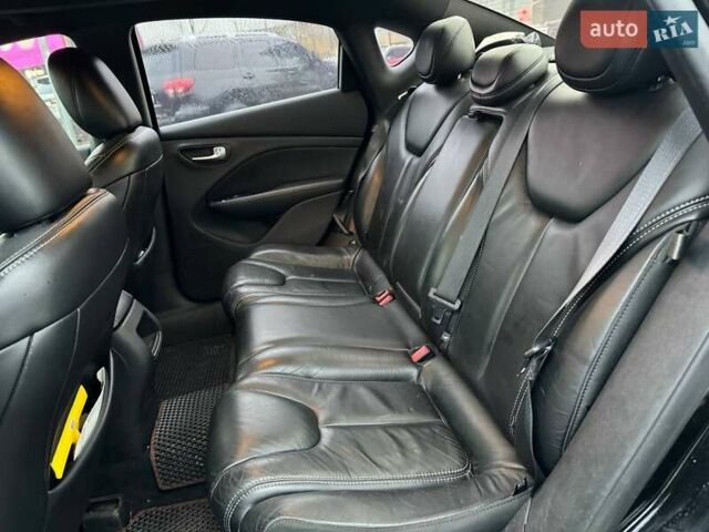 Черный Додж Дарт, объемом двигателя 1.37 л и пробегом 172 тыс. км за 7990 $, фото 8 на Automoto.ua