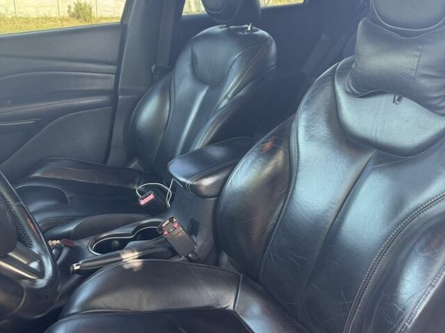 Черный Додж Дарт, объемом двигателя 1.4 л и пробегом 315 тыс. км за 7700 $, фото 7 на Automoto.ua