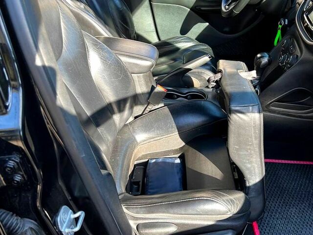 Чорний Додж Дарт, об'ємом двигуна 1.4 л та пробігом 247 тис. км за 7500 $, фото 10 на Automoto.ua