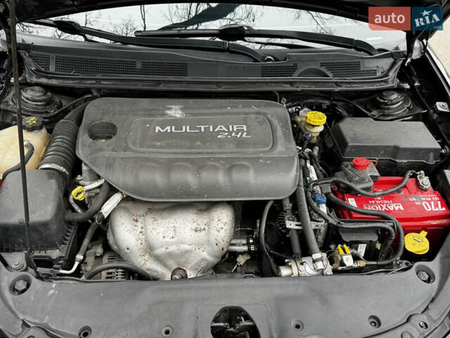 Черный Додж Дарт, объемом двигателя 2.4 л и пробегом 285 тыс. км за 7300 $, фото 30 на Automoto.ua