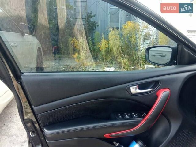 Черный Додж Дарт, объемом двигателя 2.36 л и пробегом 130 тыс. км за 8700 $, фото 17 на Automoto.ua