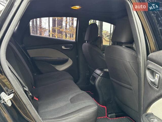 Черный Додж Дарт, объемом двигателя 2.4 л и пробегом 290 тыс. км за 7800 $, фото 19 на Automoto.ua