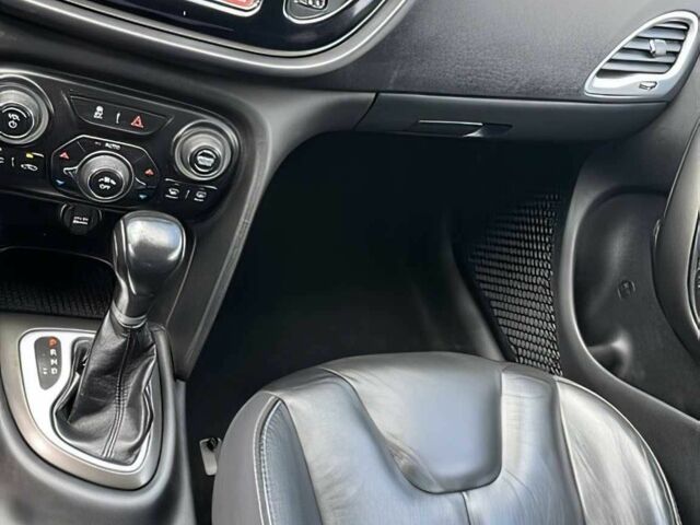 Черный Додж Дарт, объемом двигателя 2.4 л и пробегом 88 тыс. км за 4200 $, фото 8 на Automoto.ua