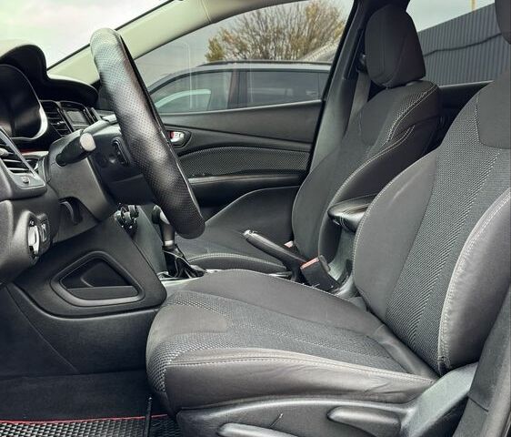 Чорний Додж Дарт, об'ємом двигуна 2.4 л та пробігом 220 тис. км за 7900 $, фото 11 на Automoto.ua