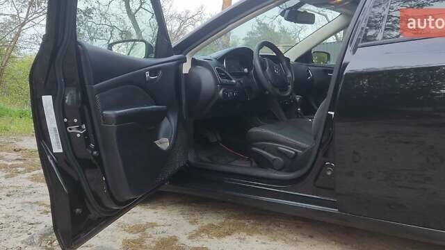 Черный Додж Дарт, объемом двигателя 2.36 л и пробегом 221 тыс. км за 7700 $, фото 9 на Automoto.ua