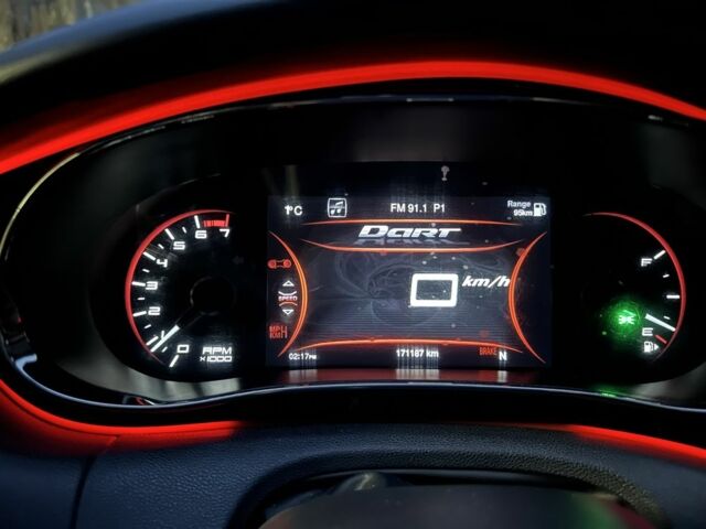 Черный Додж Дарт, объемом двигателя 2.4 л и пробегом 170 тыс. км за 7800 $, фото 7 на Automoto.ua