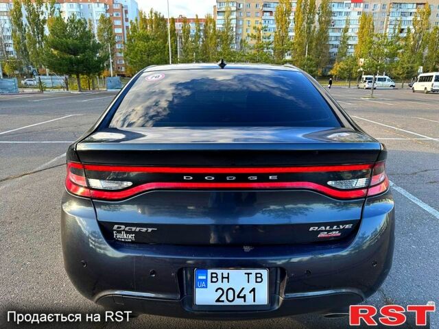 Черный Додж Дарт, объемом двигателя 2.4 л и пробегом 177 тыс. км за 7000 $, фото 5 на Automoto.ua