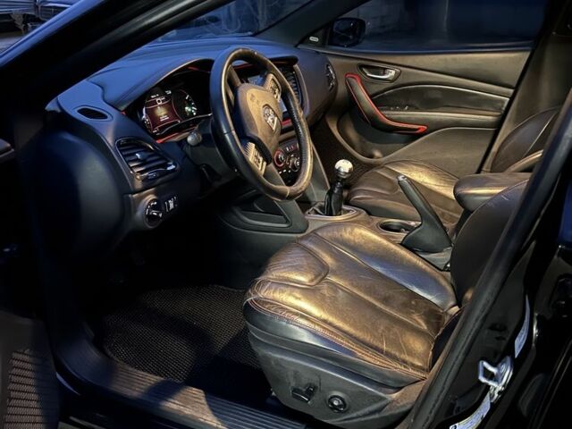 Черный Додж Дарт, объемом двигателя 2.4 л и пробегом 170 тыс. км за 7800 $, фото 5 на Automoto.ua