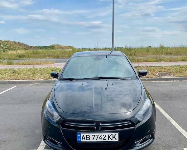 Черный Додж Дарт, объемом двигателя 2.36 л и пробегом 177 тыс. км за 9900 $, фото 1 на Automoto.ua