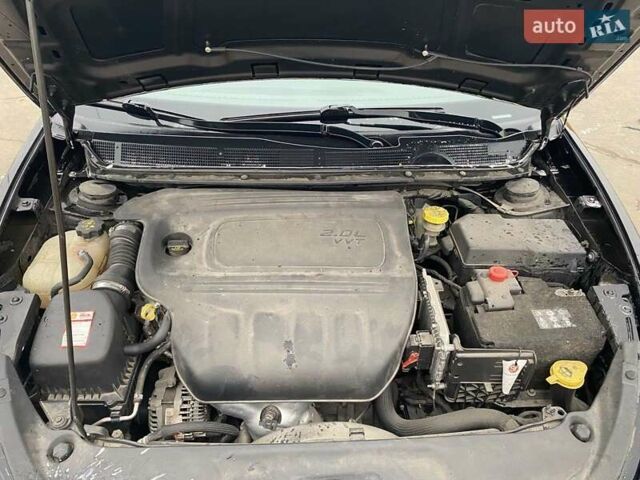 Чорний Додж Дарт, об'ємом двигуна 2 л та пробігом 185 тис. км за 8500 $, фото 1 на Automoto.ua