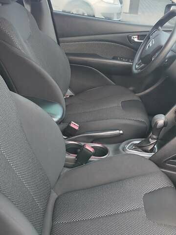 Черный Додж Дарт, объемом двигателя 2 л и пробегом 70 тыс. км за 7000 $, фото 7 на Automoto.ua