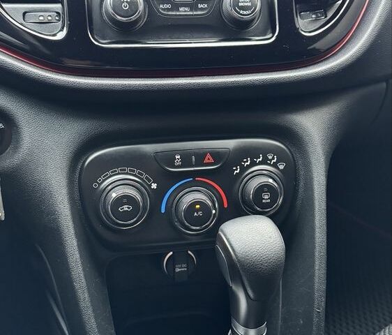 Чорний Додж Дарт, об'ємом двигуна 2.4 л та пробігом 220 тис. км за 7900 $, фото 13 на Automoto.ua