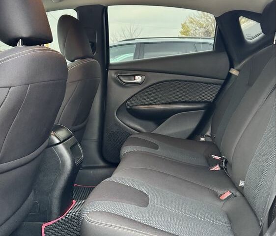 Чорний Додж Дарт, об'ємом двигуна 2.4 л та пробігом 220 тис. км за 7900 $, фото 14 на Automoto.ua