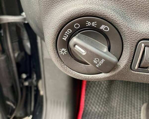 Додж Дарт 2015 в Виннице на Automoto.ua Черный Додж Дарт, объемом двигателя 2.36 л и пробегом 178 тыс. км за 8900 $, фото 18 на Automoto.ua