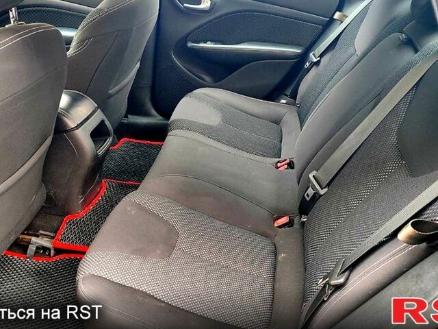 Черный Додж Дарт, объемом двигателя 2.4 л и пробегом 202 тыс. км за 8000 $, фото 2 на Automoto.ua