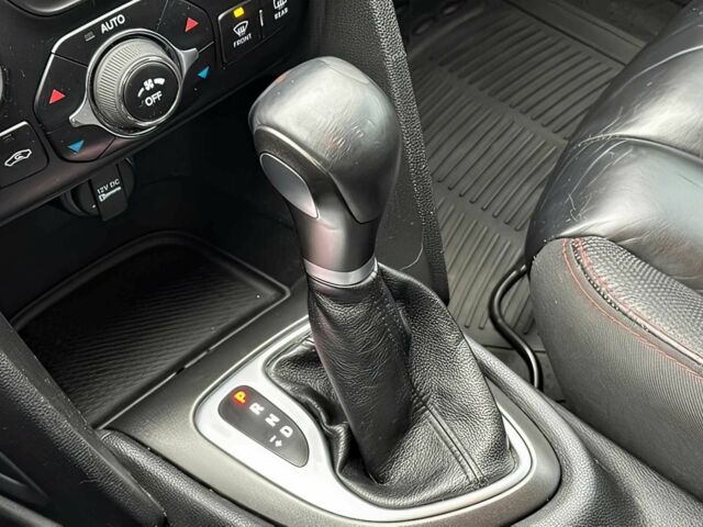 Черный Додж Дарт, объемом двигателя 2.4 л и пробегом 73 тыс. км за 4200 $, фото 12 на Automoto.ua