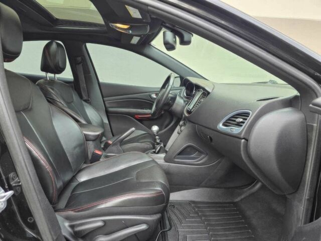 Черный Додж Дарт, объемом двигателя 2.4 л и пробегом 80 тыс. км за 1000 $, фото 9 на Automoto.ua