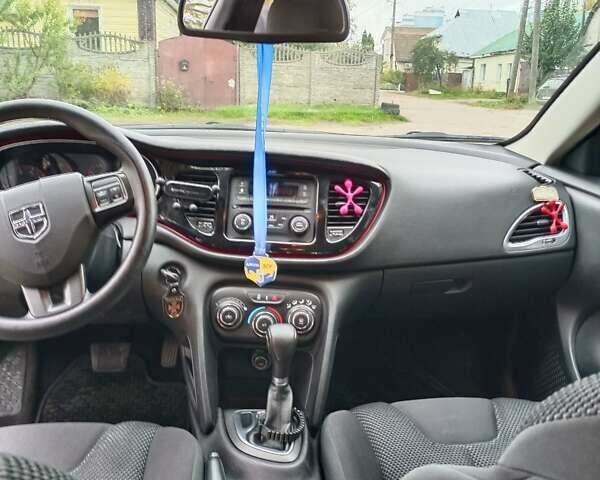 Черный Додж Дарт, объемом двигателя 2 л и пробегом 225 тыс. км за 6900 $, фото 1 на Automoto.ua