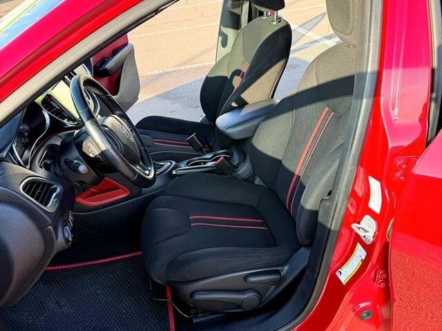 Красный Додж Дарт, объемом двигателя 1.4 л и пробегом 190 тыс. км за 6950 $, фото 6 на Automoto.ua