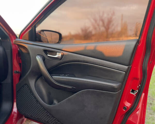 Красный Додж Дарт, объемом двигателя 1.37 л и пробегом 102 тыс. км за 6500 $, фото 25 на Automoto.ua