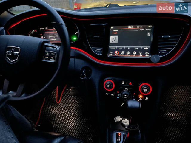 Красный Додж Дарт, объемом двигателя 1.37 л и пробегом 102 тыс. км за 6500 $, фото 28 на Automoto.ua