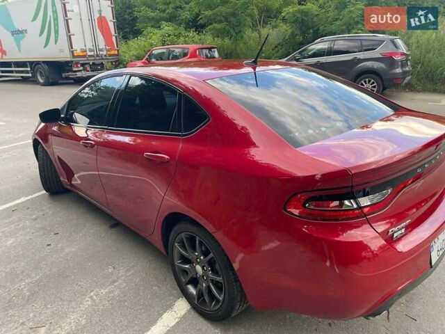 Красный Додж Дарт, объемом двигателя 2.36 л и пробегом 120 тыс. км за 9600 $, фото 1 на Automoto.ua