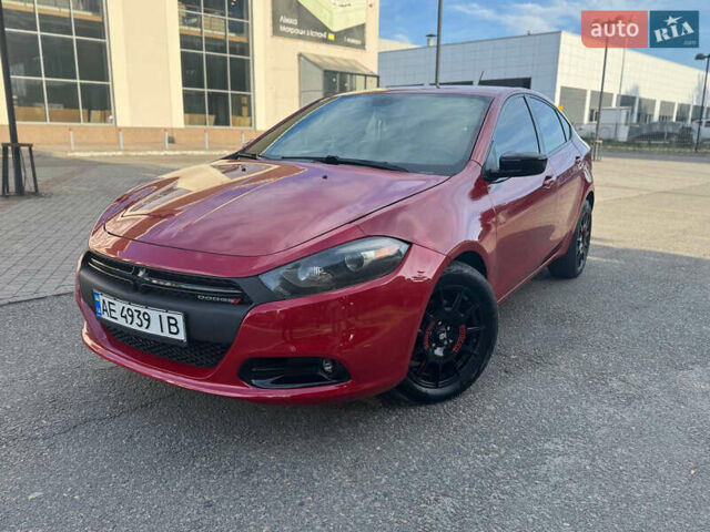 Красный Додж Дарт, объемом двигателя 2.36 л и пробегом 140 тыс. км за 7500 $, фото 1 на Automoto.ua