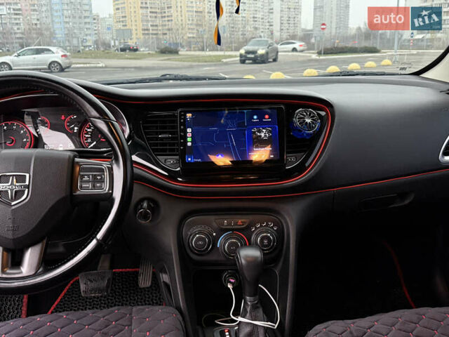 Красный Додж Дарт, объемом двигателя 2 л и пробегом 198 тыс. км за 7999 $, фото 9 на Automoto.ua