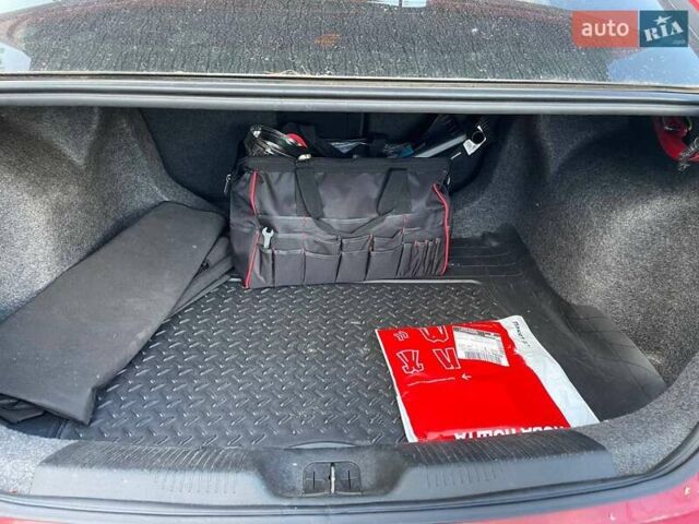 Красный Додж Дарт, объемом двигателя 2.36 л и пробегом 120 тыс. км за 9600 $, фото 13 на Automoto.ua