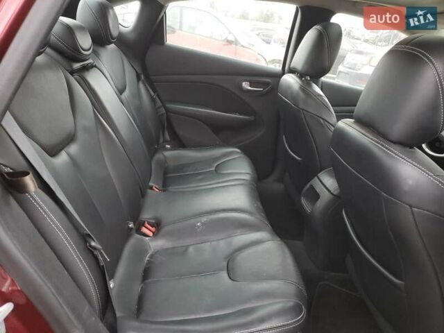 Красный Додж Дарт, объемом двигателя 2.4 л и пробегом 125 тыс. км за 4500 $, фото 9 на Automoto.ua