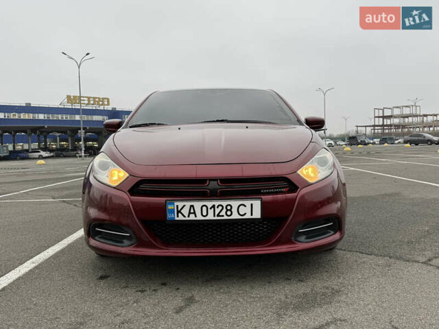 Красный Додж Дарт, объемом двигателя 2 л и пробегом 198 тыс. км за 7999 $, фото 1 на Automoto.ua