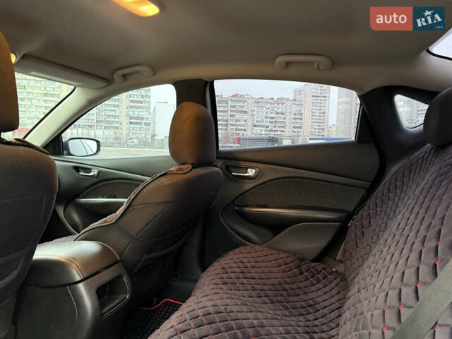 Красный Додж Дарт, объемом двигателя 2 л и пробегом 198 тыс. км за 7999 $, фото 10 на Automoto.ua