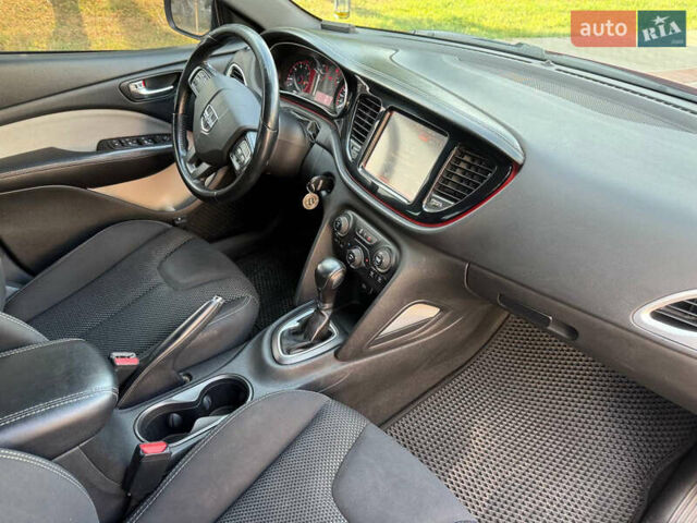 Красный Додж Дарт, объемом двигателя 2.36 л и пробегом 140 тыс. км за 7500 $, фото 12 на Automoto.ua